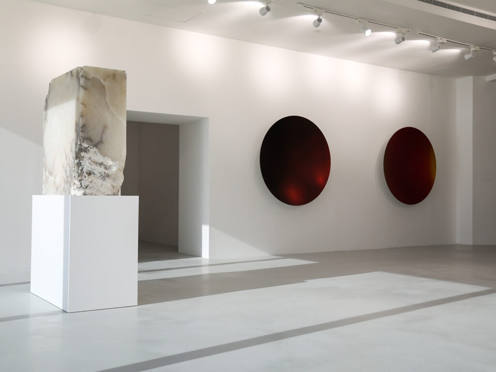 Anish Kapoor_exhibition view_Design_Pataki