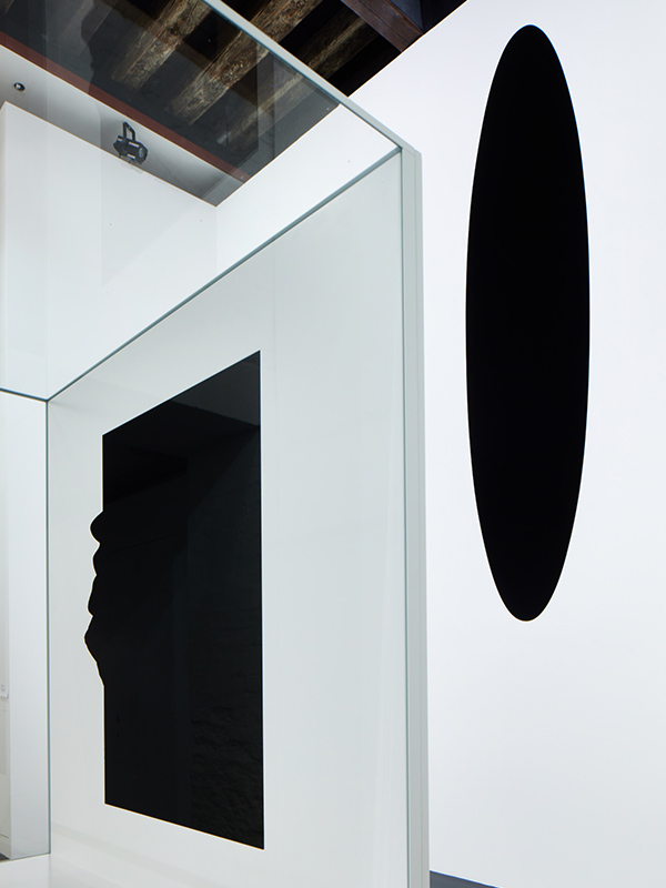 Design-Pataki-Anish-Kapoor