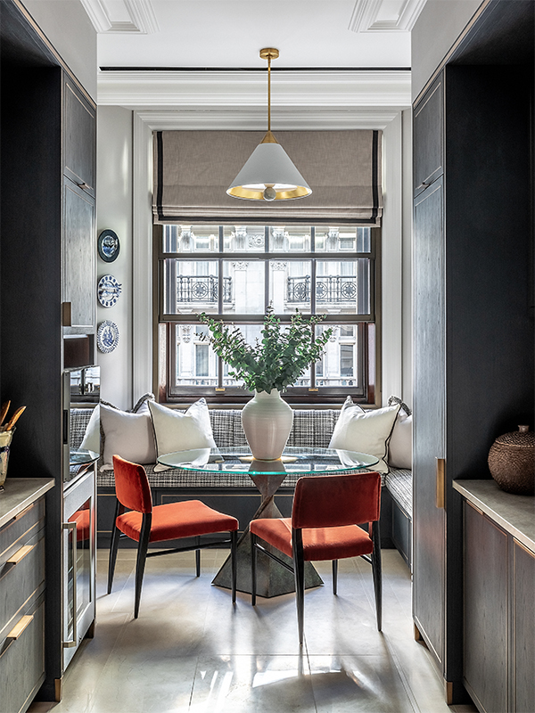 London-Whitehall-Apartment-Raffles-Design-Pataki