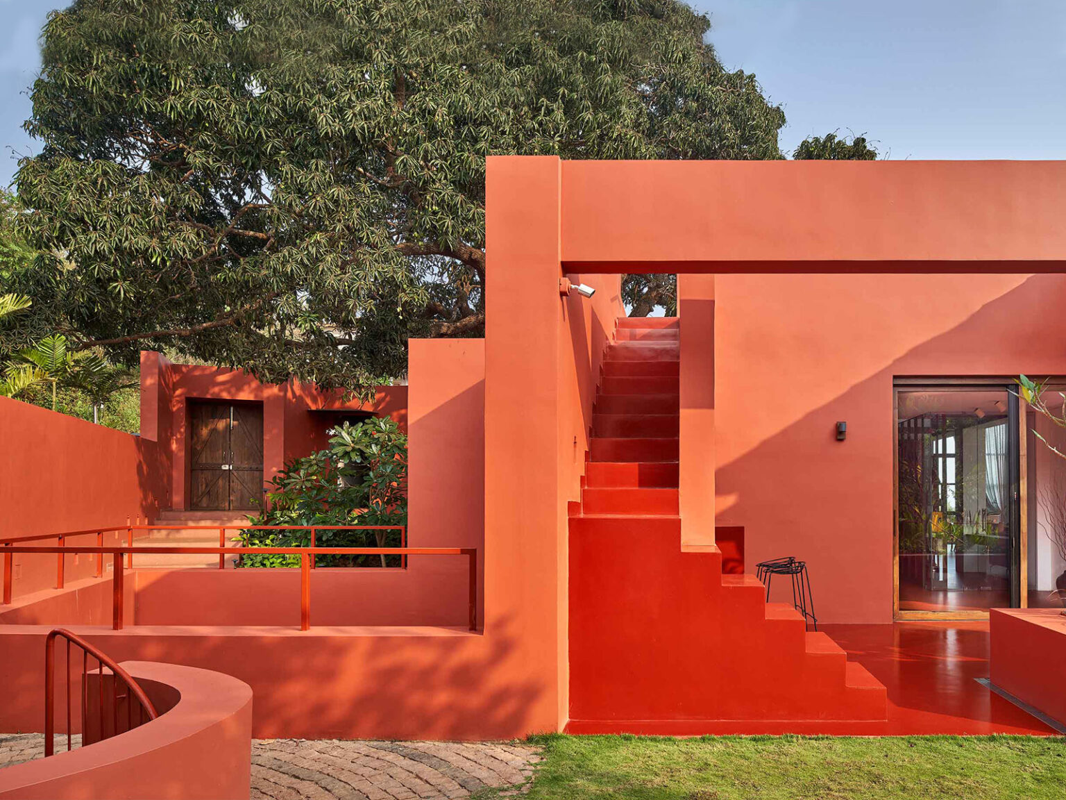 Laal (Red) Kothi - This Riverside House In Goa Showcases Pure Living ...