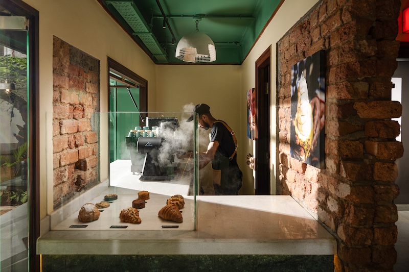 Brewed-To-Perfection-5-Coffee-Houses-In-Bengaluru-Blending-Art-&-Culture-01